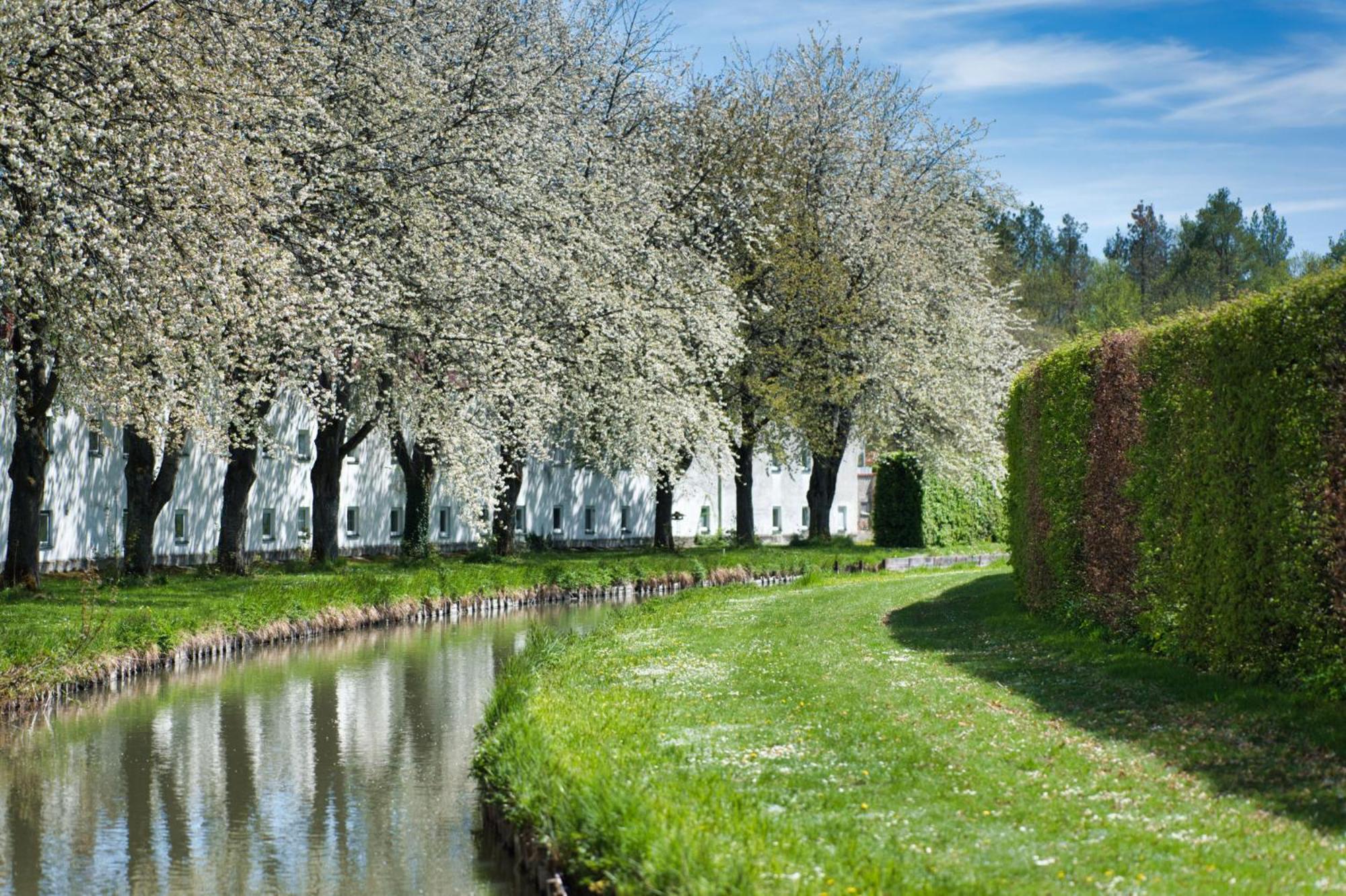Hotel Am Schlosspark Zum Kurfuerst Oberschleißheim Exterior foto
