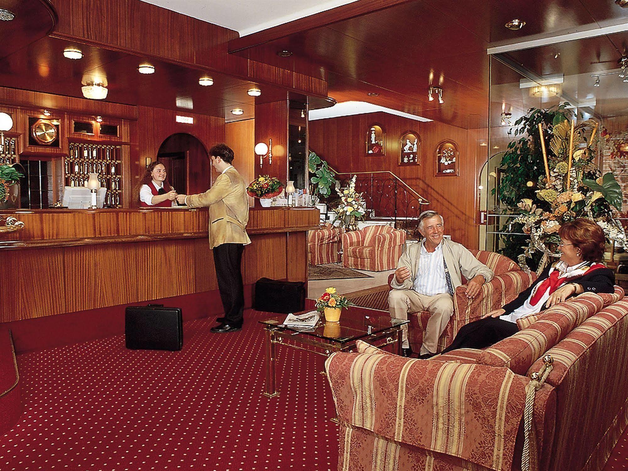 Hotel Am Schlosspark Zum Kurfuerst Oberschleißheim Interior foto