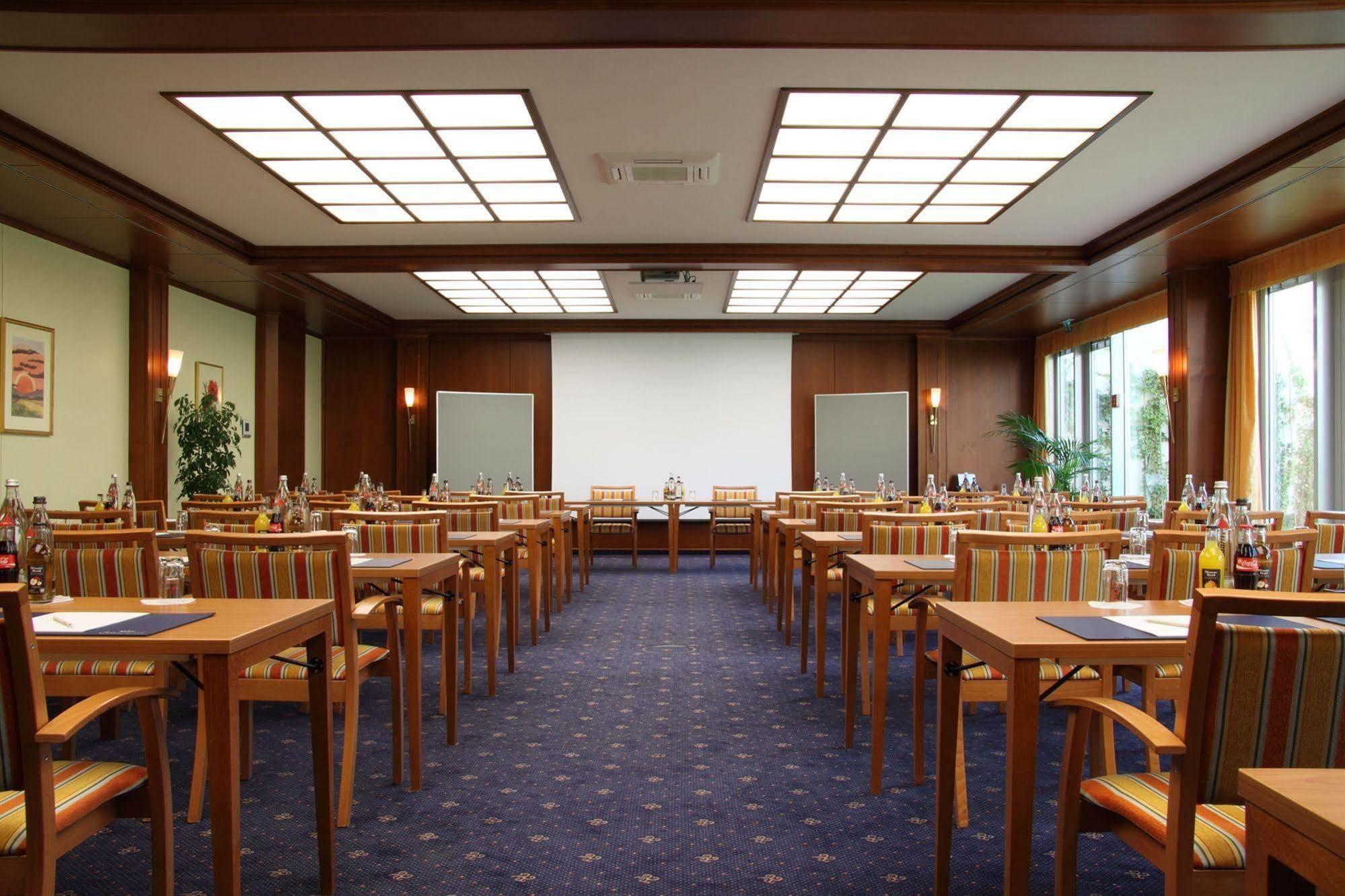 Hotel Am Schlosspark Zum Kurfuerst Oberschleißheim Instalações foto